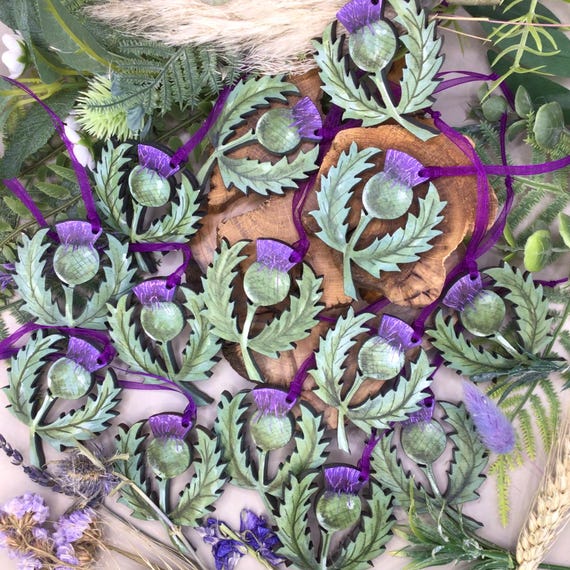 Set of 10 hand painted Scottish wedding favours / favors. Wooden thistle gifts for guests, flower girl, bridesmaids shower Celtic outlander.
