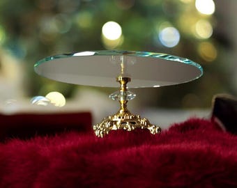 A gorgeous raised pedestal sweet, fruit, bun, scone, cake bowl dish