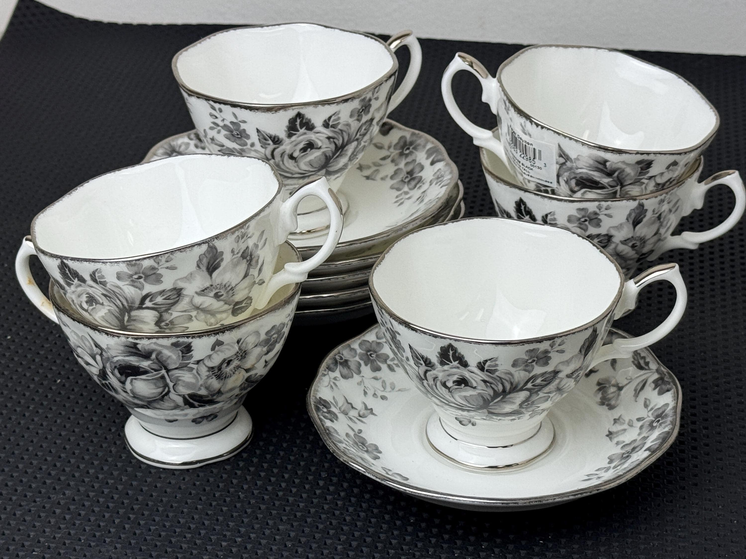 Royal Albert Paradise Schwarz Set mit 6 Tee / Kaffee Tassen Mit Untertassen