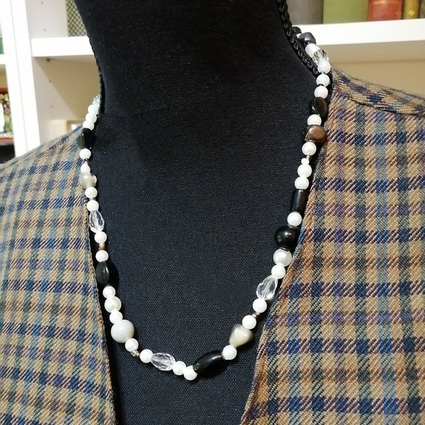 y2k pearl necklace chain choker red autumn black monochrome blue green glass beads Bratz