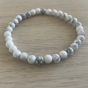 Matte Howlite Bracelet (33 beads)