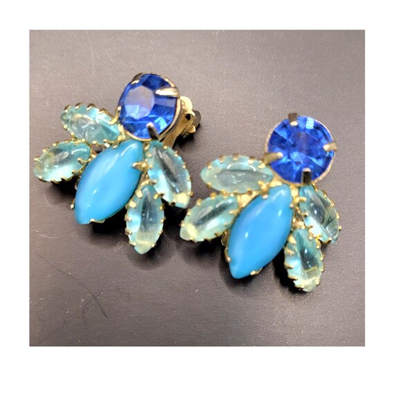 Vintage Tri-Color Blues Clip-on Earrings, 1950s E… - image 2