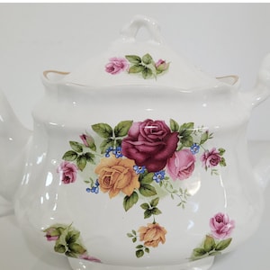 Vintage Teapot, Arthur Wood Teapot, English Teapot, Vintage Kitchen, Teapot Collection, White Teapot with Roses