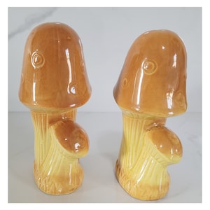 Vintage Mushroom Salt and Pepper Shakers, Ceramic Retro Mushroom Shakers, Retro Kitchen, Mushroom Kitchen, Salt Pepper Shaker Collection