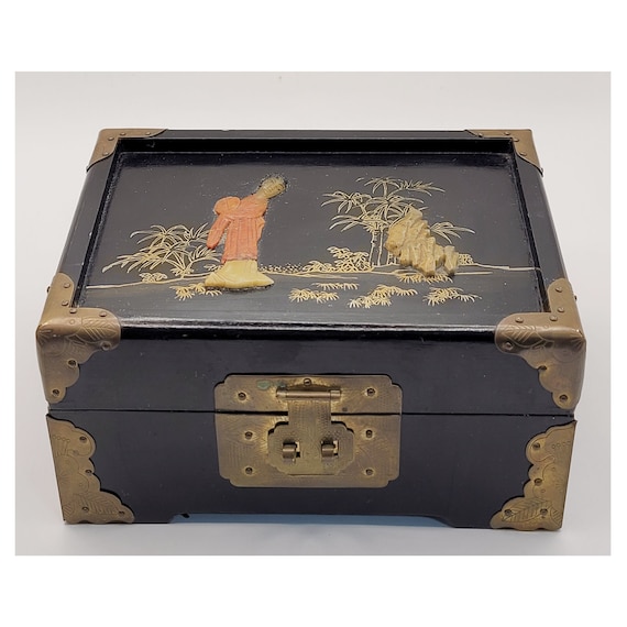 Shoushan Stone Geisha and Landscape Jewelry Box, … - image 1