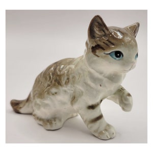 Vintage Cat Figurine, Blue Eyed Cat, Playful Paw Kitty, Vintage Playful Kitty, Porcelain Cat, Cat Collection, Cat Lover Gift