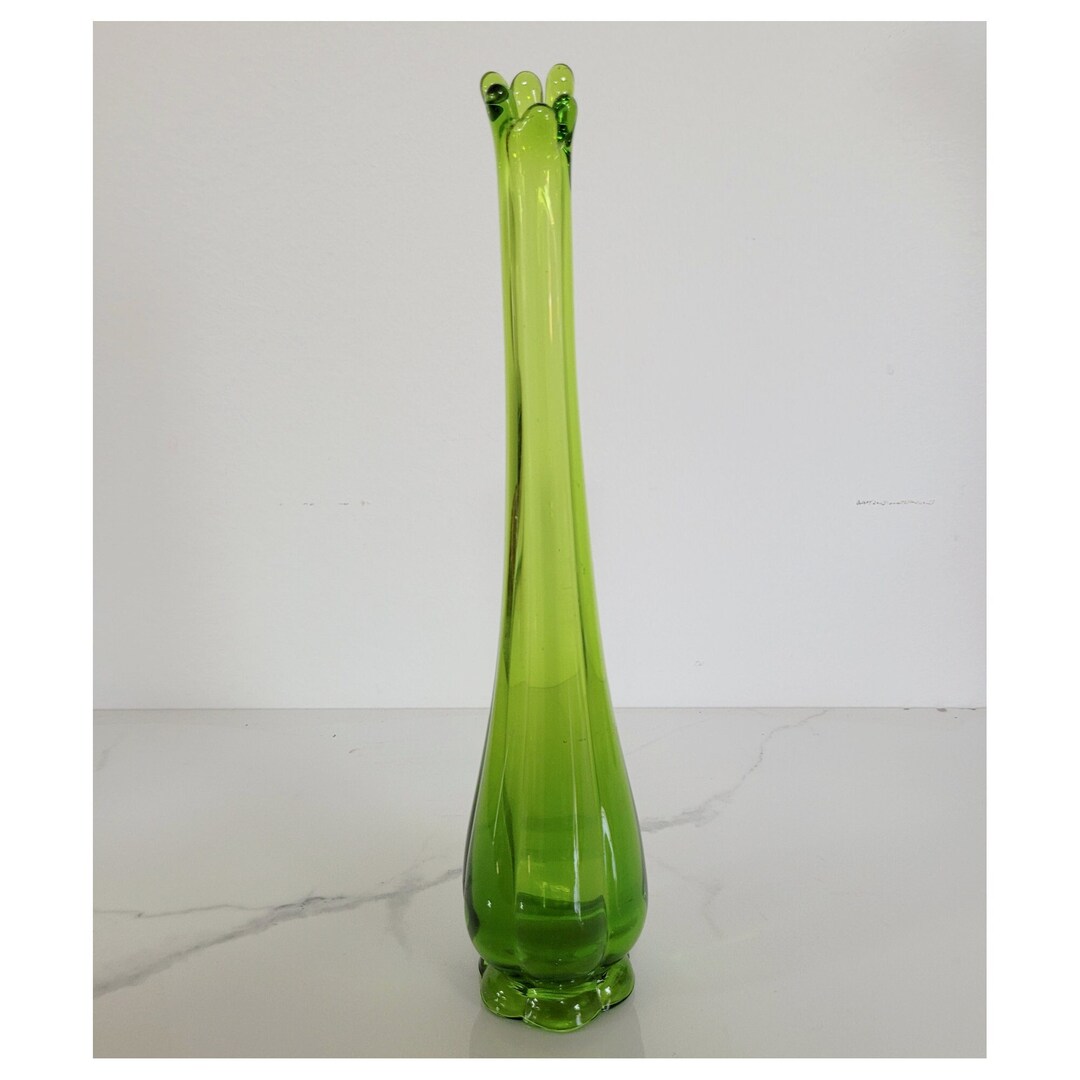 Vintage Kelly Green Swung Glass Vase, Six Finger Green Art Glass Vase ...