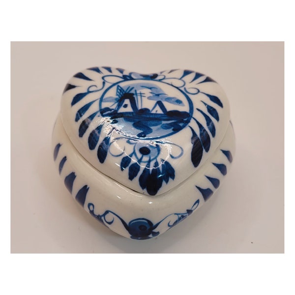 Delft Heart Shaped Trinket Box, Vintage Porcelain Delft Heart, Blue and White Windmill Heart Shaped Trinket