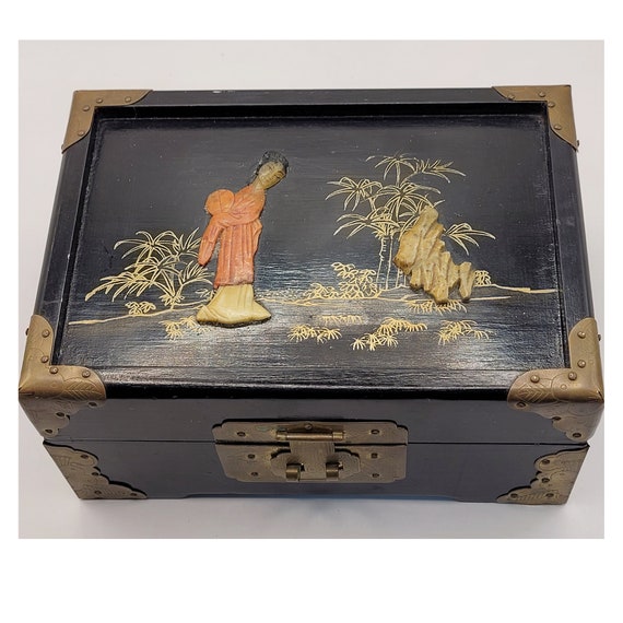 Shoushan Stone Geisha and Landscape Jewelry Box, … - image 2