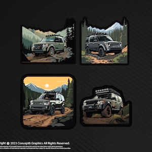 Puede incluir: Cuatro ilustraciones digitales de un Land Rover Discovery verde conduciendo por un camino de tierra a través de un bosque. Las ilustraciones están ambientadas en un fondo de montañas y árboles. El Land Rover tiene un portaequipajes en el techo con luces y una rueda de repuesto en la parte trasera.