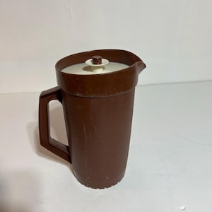 Vintage Tupperware 800 2-qt. Pitcher w/802 & 801 Lid, Brown Color