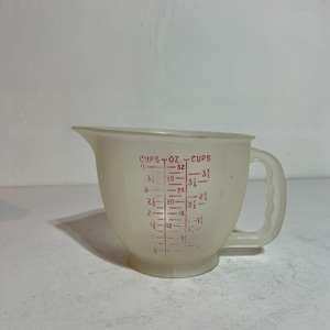 Vintage Tupperware 1288 Small Mix-N-Stor Pitcher Measuring Cup 4 Cups/1L