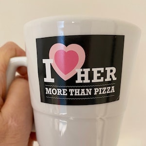 Kocham ją bardziej niż pizzę 10x naklejka winylowa 50 x 35 mm Gender Pride LGBTQ Gift Festival homo Sapphic + 1 x pocztówka płci Sunje®