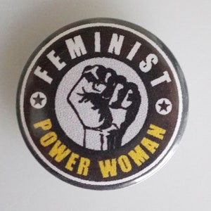 5x Button Fight Feminist PowerButton Anstecker Badge Pin plakette, Abzeichen, Nadel Emblem  pride rainbow + 1 x Gender Postkarte © Sunje®
