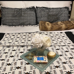 African Fabric 3-Piece King Set (1 Duvet Cover and 2 Pillowcases) Hidden Button Closure