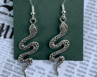 Cool Delicate Snake Earrings // Dangle Earrings / Hypoallergenic & Nickel-free 925 Sterling Silver Earring Hooks // Concert Jewelry