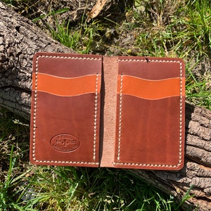 Cartera "La Ciudad" Tarjetero Cartera pequeña hecha a mano en piel de becerro y cuero de curtido vegetal color naranja y bolsillos