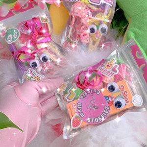 Cutesie Glam Wiggly Stuffed Bagz—