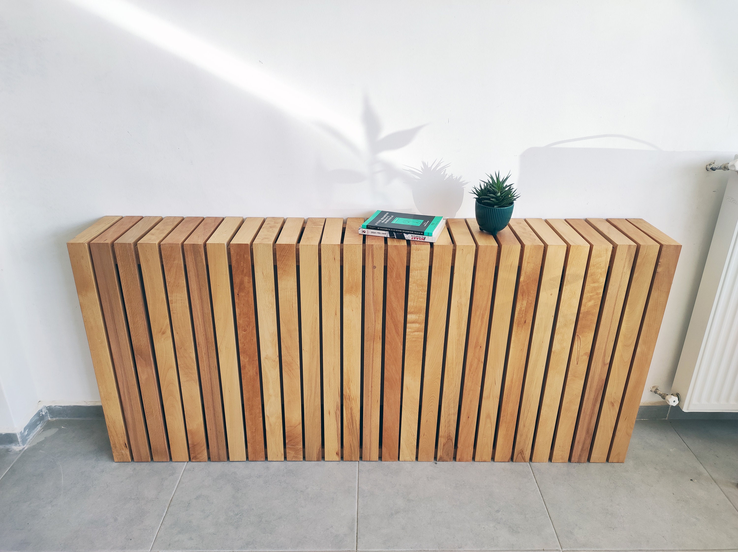 Heizkörperabdeckung Mit Regal – Moderne Verkleidung In Weiß, Aus Holz, Doppeltür-Design, Für Wohnzimmer & Mehr