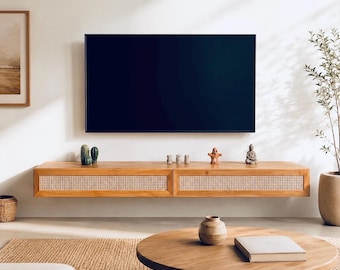 TV-Konsole aus Rattan, Wandhalterung aus Massivholz mit Naturholztüren, Sonderanfertigung