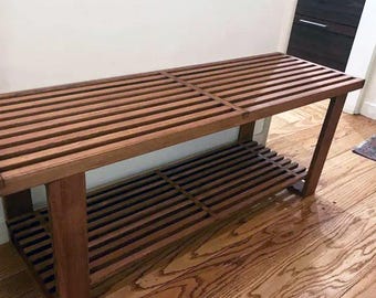 Banco de listones de madera maciza de haya a medida con zapatero, asientos hechos a medida