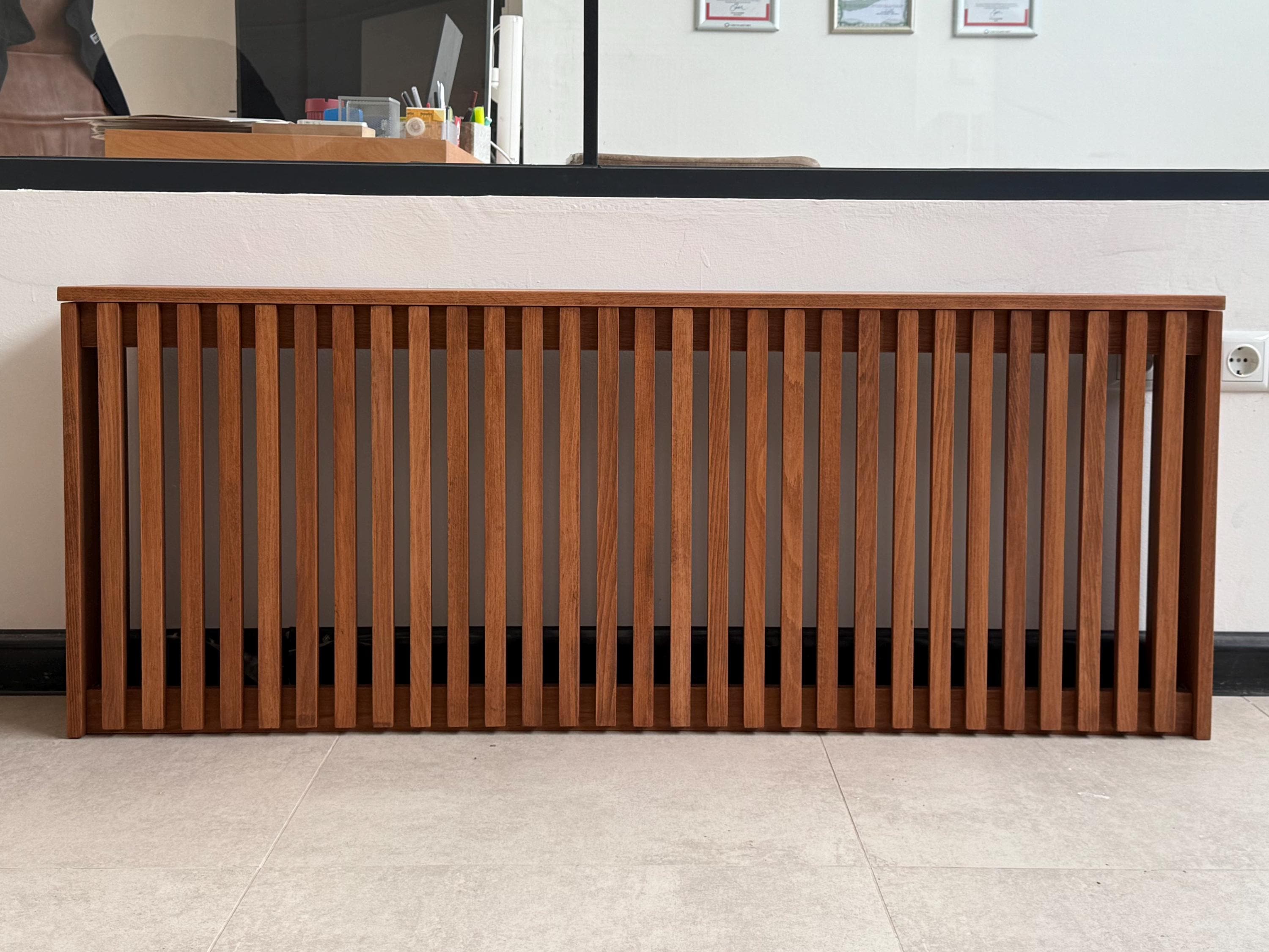 Copriradiatore In MDF Con Griglia A Persiana, Bianco, 60x25x60 Cm, Mobiletto Con Piano, Per Riscaldamento E Decorazione Soggiorno