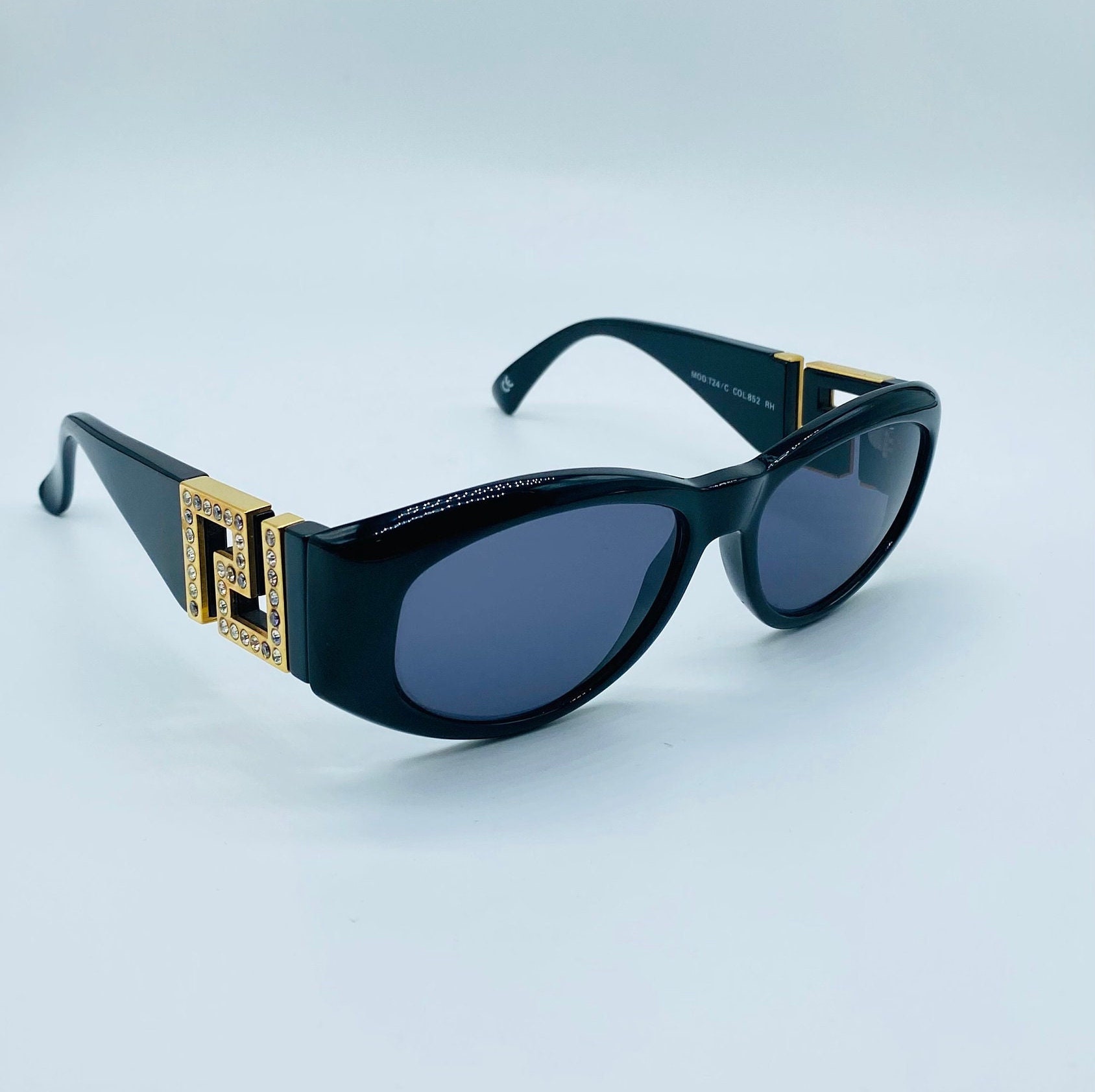 Gianni Versace Mod T24 / 90s / Vintage Unique Cat Eye Sunglasses 