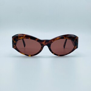 Óculos de sol vintage estilo gatinho Gianni Versace: armação de acetato tartaruga