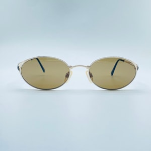 Rodenstock 4195 90s Vintage Pequeno Oval Titânio Óculos de Sol Únicos Masculinos e Femininos Armação NOS Feito na Itália
