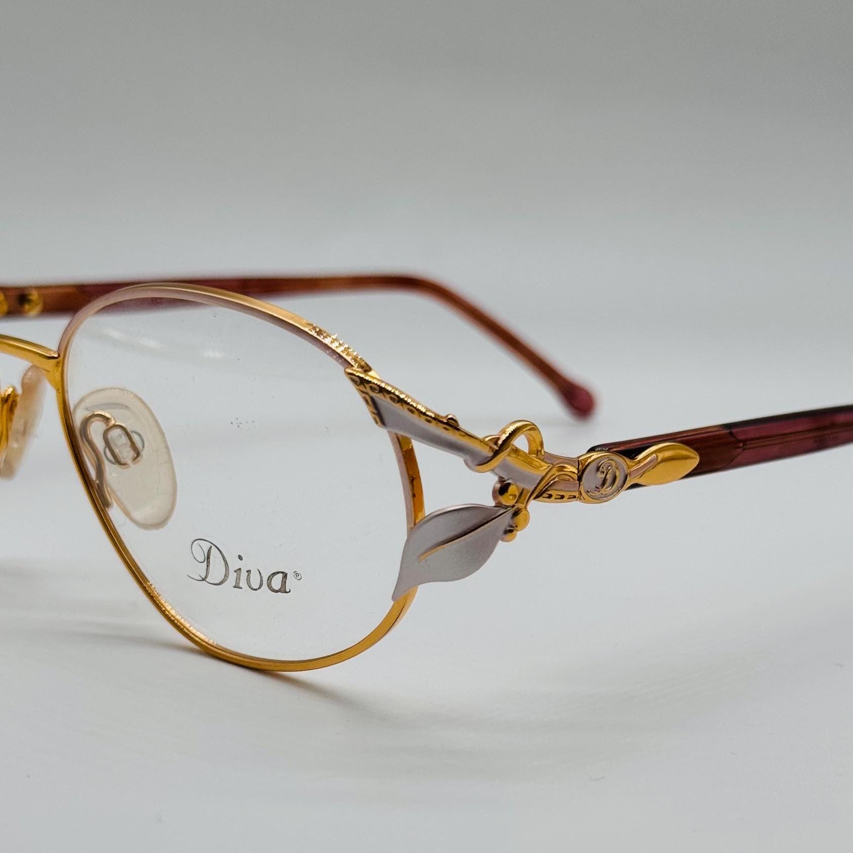 Diva 5073 Col 83 , 90s , vintage victorian round unique glasses , women frames , NOS