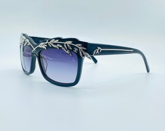 【デザインが可愛い】CHANEL グローブ Chanel 22A Black White Printed Suede Calfskin CC All Over