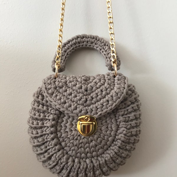 Visone tshirt yarn crochet bag, stone circle knit combed cotton yarn purse, stylish round capri handbag, hand woven crossbody yarn purse