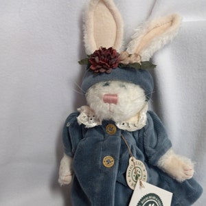 8" rabbit NEW/Tag From Retail Store Jointed Boyds Plush #916630 Jenna C Lapinne 