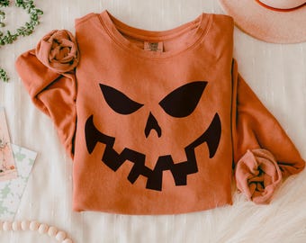 Pumpkin Face Comfort Colors Sweatshirt, Pumpkin Face Crewneck, Jack O Lantern Sweater, Trick or Treat Outfit, pumpkin face lashes Tshirt