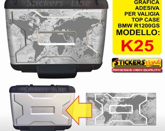 Op de afbeelding: Een grijze en witte wereldkaart sticker voor een BMW R1200GS motorfiets topcase. De sticker is gelabeld "K25" en "Stickers Line".