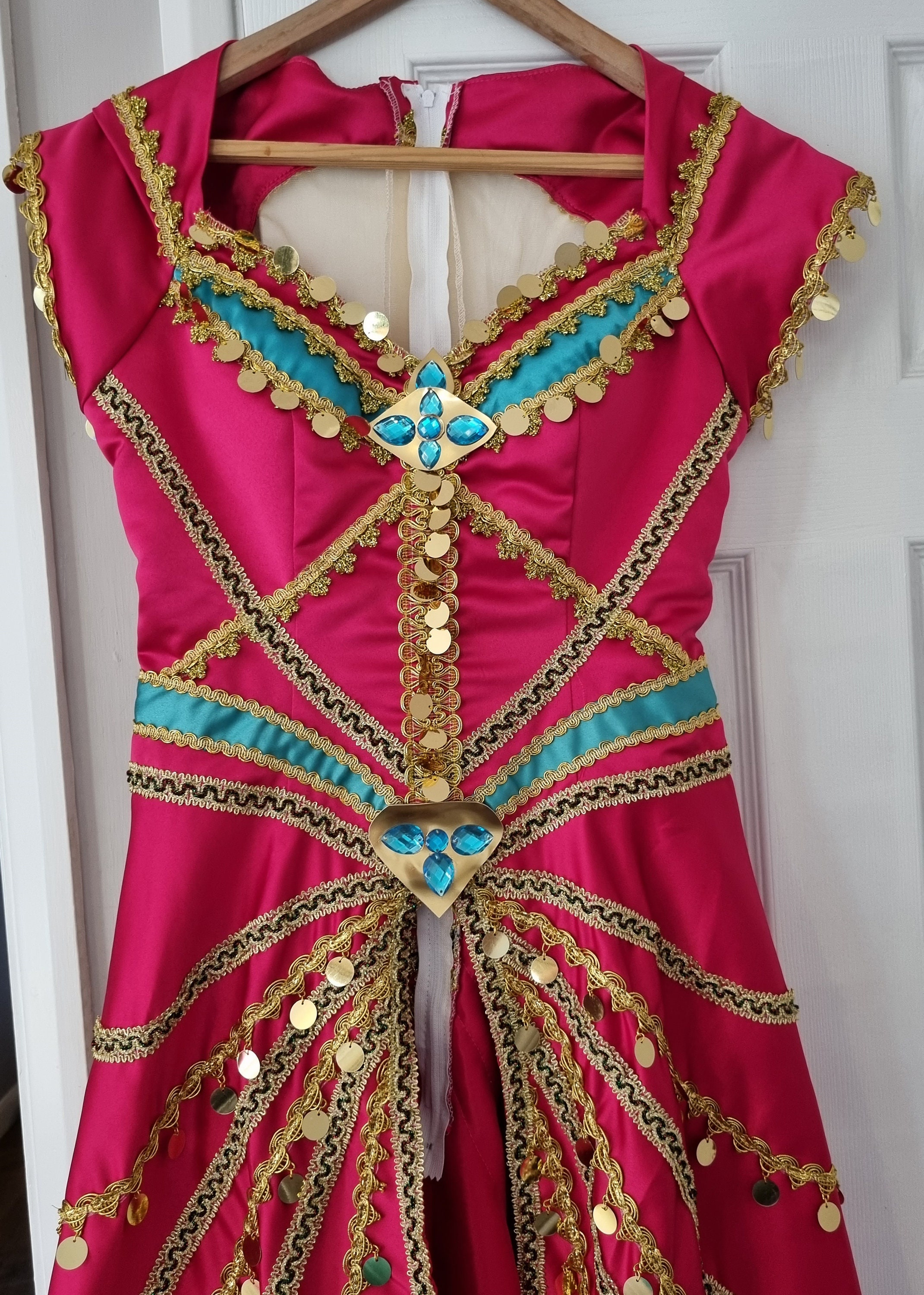Robe jasmine film sale