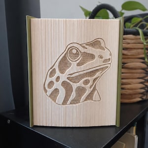Poison Dart Frog Book Folding Pattern - Cut and Fold