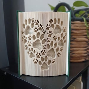 Mönster för vikbok med Paw Heart - Klipp och vik