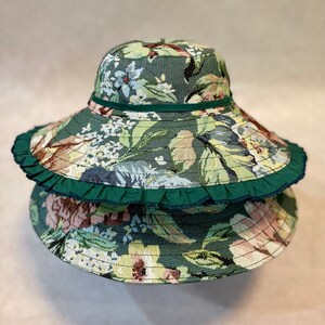 Sombrero de sol floral de ala ancha, talla pequeña / Sombrero reversible de lona verde imagen 2