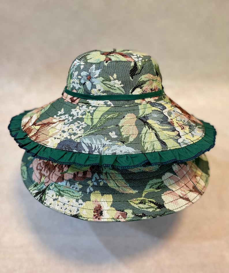 Sombrero de sol floral de ala ancha, talla pequeña / Sombrero reversible de lona verde imagen 2