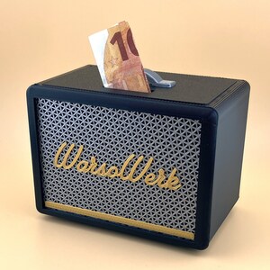 Musikliebhaber Sparbank mit Geldschein
