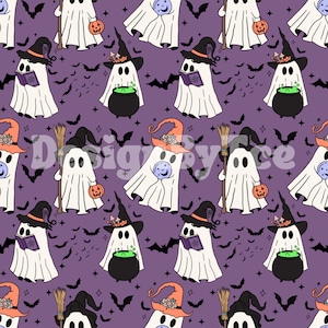 Könnte beinhalten: Ein nahtloses Muster mit niedlichen Geistern in verschiedenen Halloween-Kostümen auf einem violetten Hintergrund. Die Geister tragen Hexenhüte, halten Besen, Kessel und Bücher. Außerdem sind Fledermäuse und Sterne über das gesamte Muster verteilt.