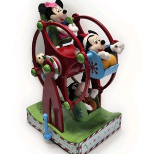 Brinquedo colecionável da Disney, roda-gigante de Natal aposentada com Mickey, Minnie, Pluto e Pateta.