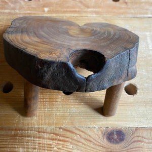 wooden bottle stand, wooden wine stand, whiskey stand, wood drinks bar, wine stave, wooden stand, wood rack, wooden bottle rack