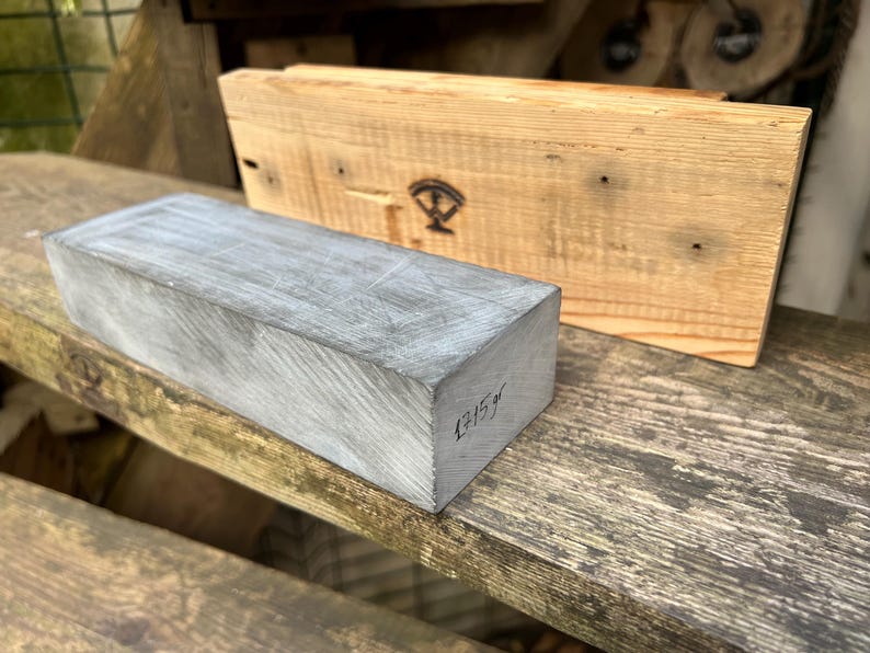 Large Turkish Whetstone Sharpening Stone: 1725gr Knife Chisel Sharpener with Handmade Wooden Box image 16