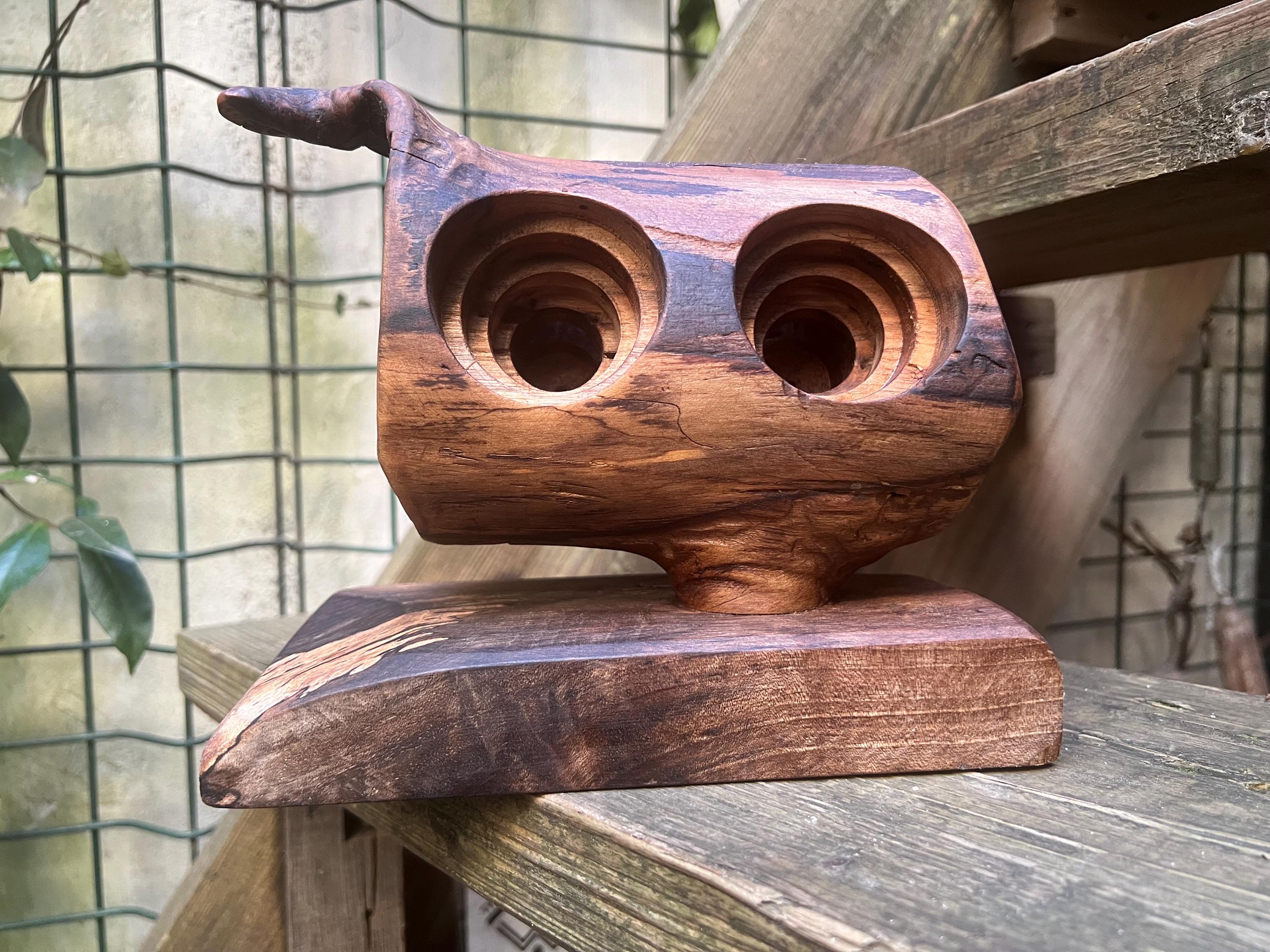 Rustic Wooden Phone Speaker & Charging Station - Walnut wood