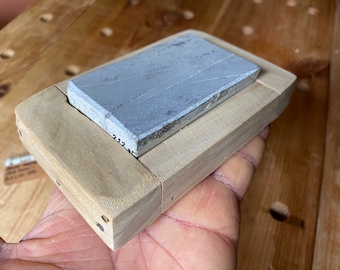 Cretan Whetstone: 222 gr Oilstone Knife Sharpener with Ayous Wood Frame
