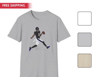 Camiseta Softstyle de Lamar Jackson celebrando a Baltimore, arte futbolístico de alta calidad dibujado a mano, camiseta deportiva de Baltimore