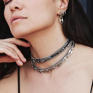 Chunky Silber Multi-Ketten-Choker Verstellbare chirurgische Stahl-Halskette