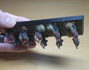 Adaptapods MagSteel: 20mm to 25mm adapter movement tray for magnetised miniatures